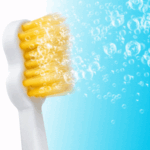 edel+white Sonic Generation Health Suite – Das Schweizer Taschenmesser der Mundpflege - von führenden Zahnprofis empfohlen. Elektrische Zahnbürste, weiss / gold. Putzleistung sehr gut. Bürstenkopf mit hydrodynamischem Effekt, reinigt auch zwischen den Zähnen.