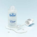 Dr. Belmeur Spot Care Ampoule 22ml – beruhigendes Serum mit Panthenol, Beta-Glucan, Chaga-Pilz und Teebaumöl gegen Unreinheiten und Rötungen. Abbildung Pipette und klare Flüssigkeit, Serum.